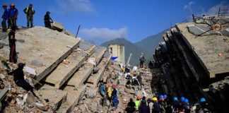 Venezuela earthquakes death toll spikes, details emerge about U.S. deportees reportedly trapped